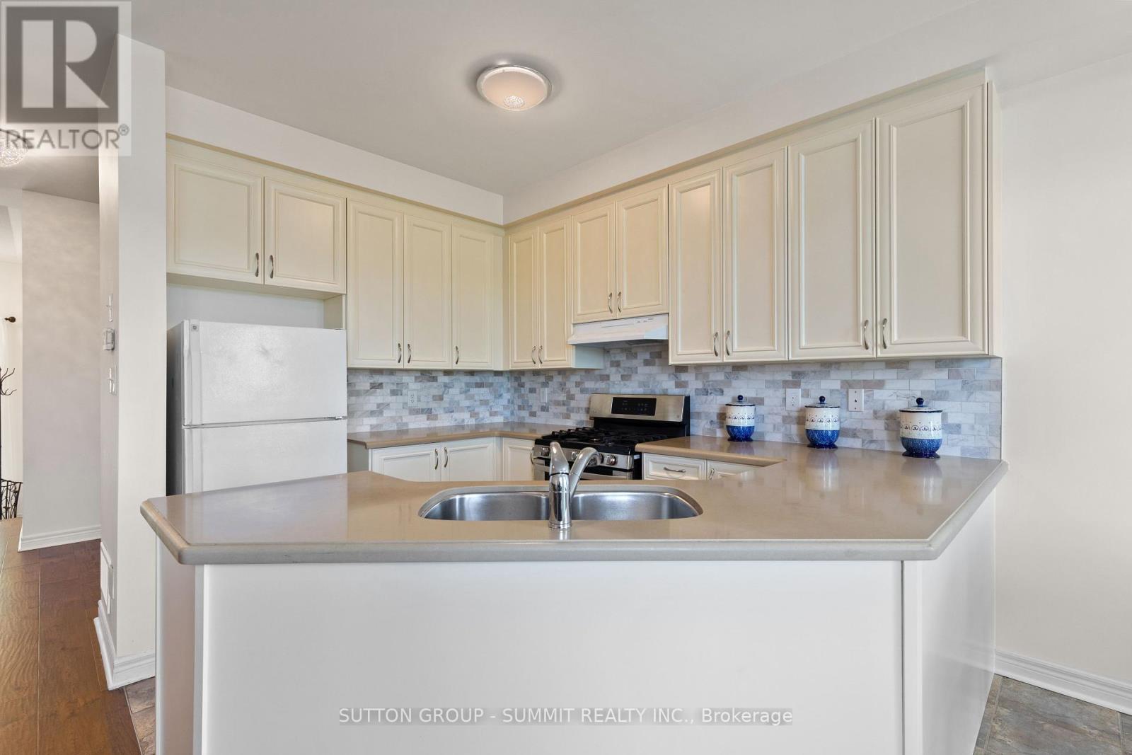 32 Gosnel Circle, Bradford West Gwillimbury, Ontario  L3Z 2A5 - Photo 17 - N12196600