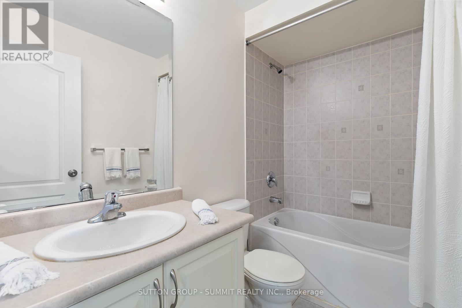 32 Gosnel Circle, Bradford West Gwillimbury, Ontario  L3Z 2A5 - Photo 29 - N12196600