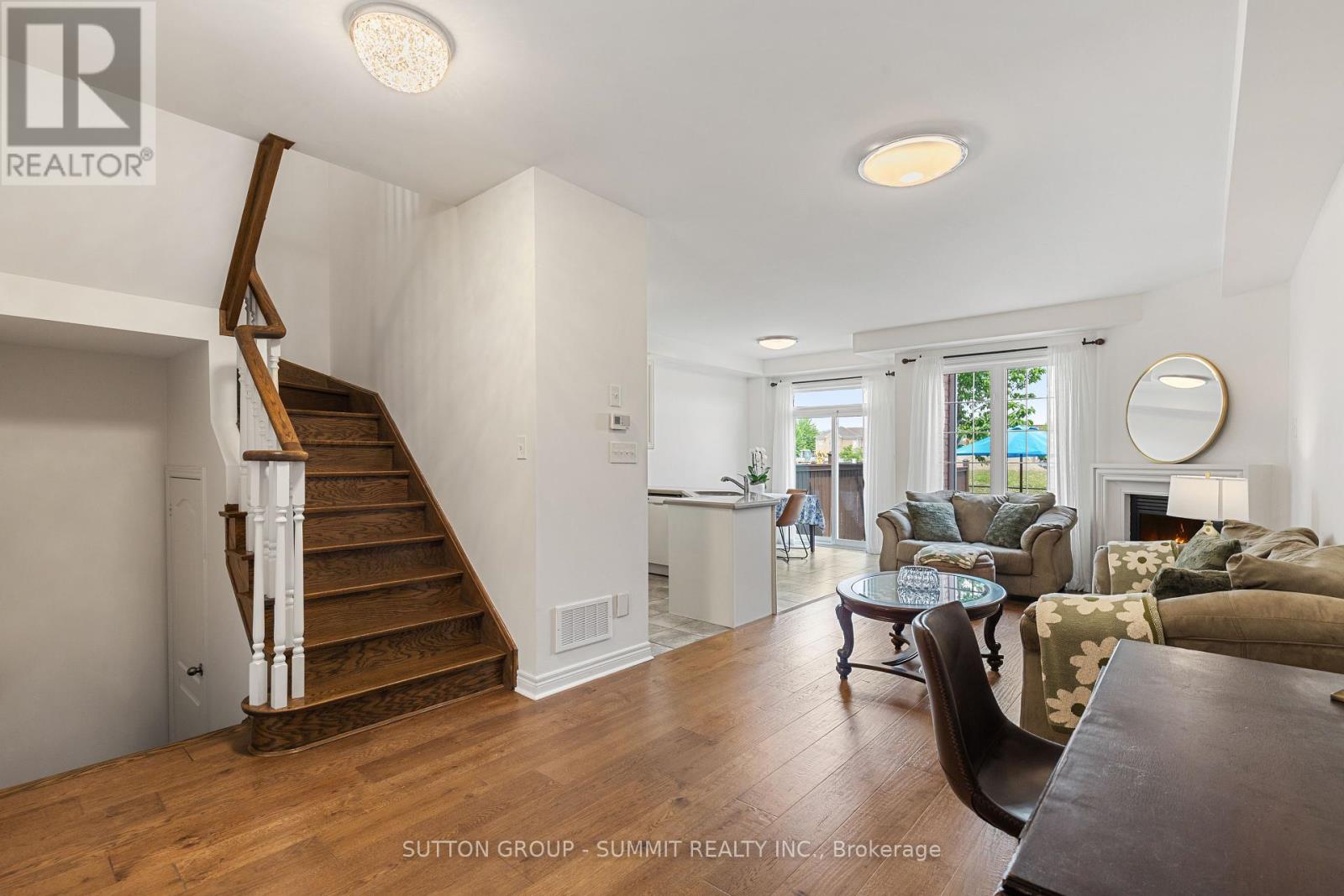 32 Gosnel Circle, Bradford West Gwillimbury, Ontario  L3Z 2A5 - Photo 6 - N12196600