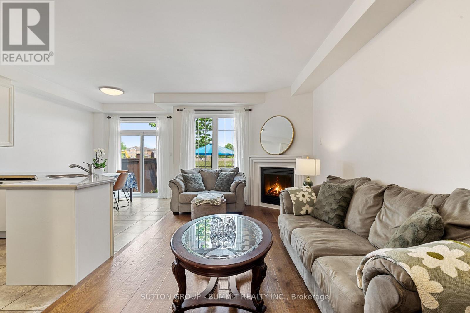 32 Gosnel Circle, Bradford West Gwillimbury, Ontario  L3Z 2A5 - Photo 8 - N12196600
