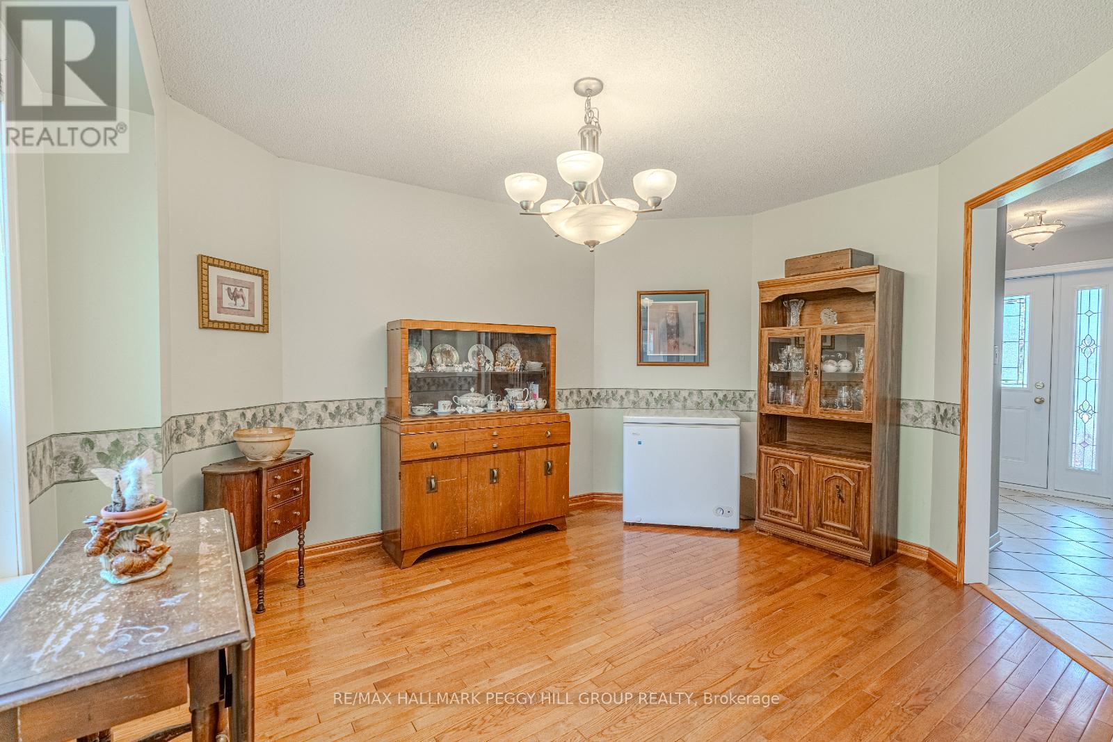 36 Ford Street, Barrie (West Bayfield), Ontario  L4N 7J4 - Photo 8 - S12196550