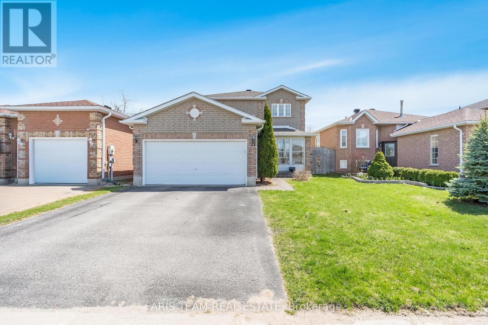 17 NICOLE MARIE AVENUE, Barrie, Ontario