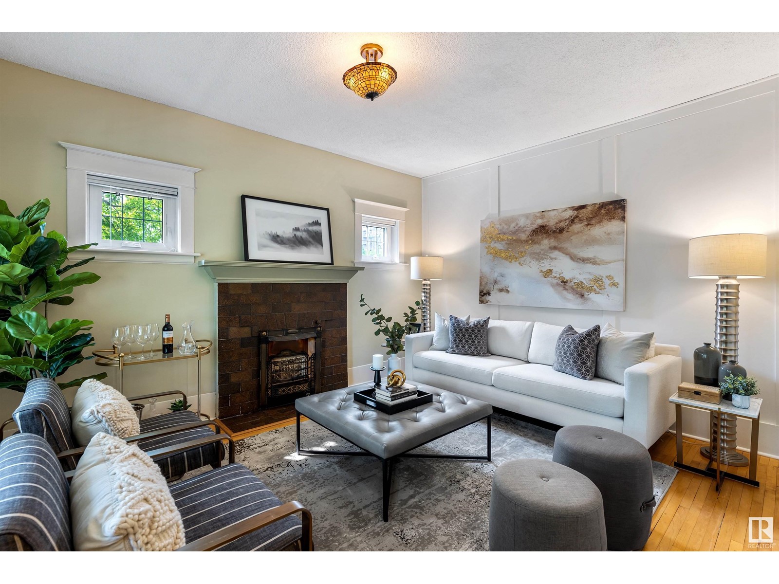 Property at 9948 88 AV NW image 4