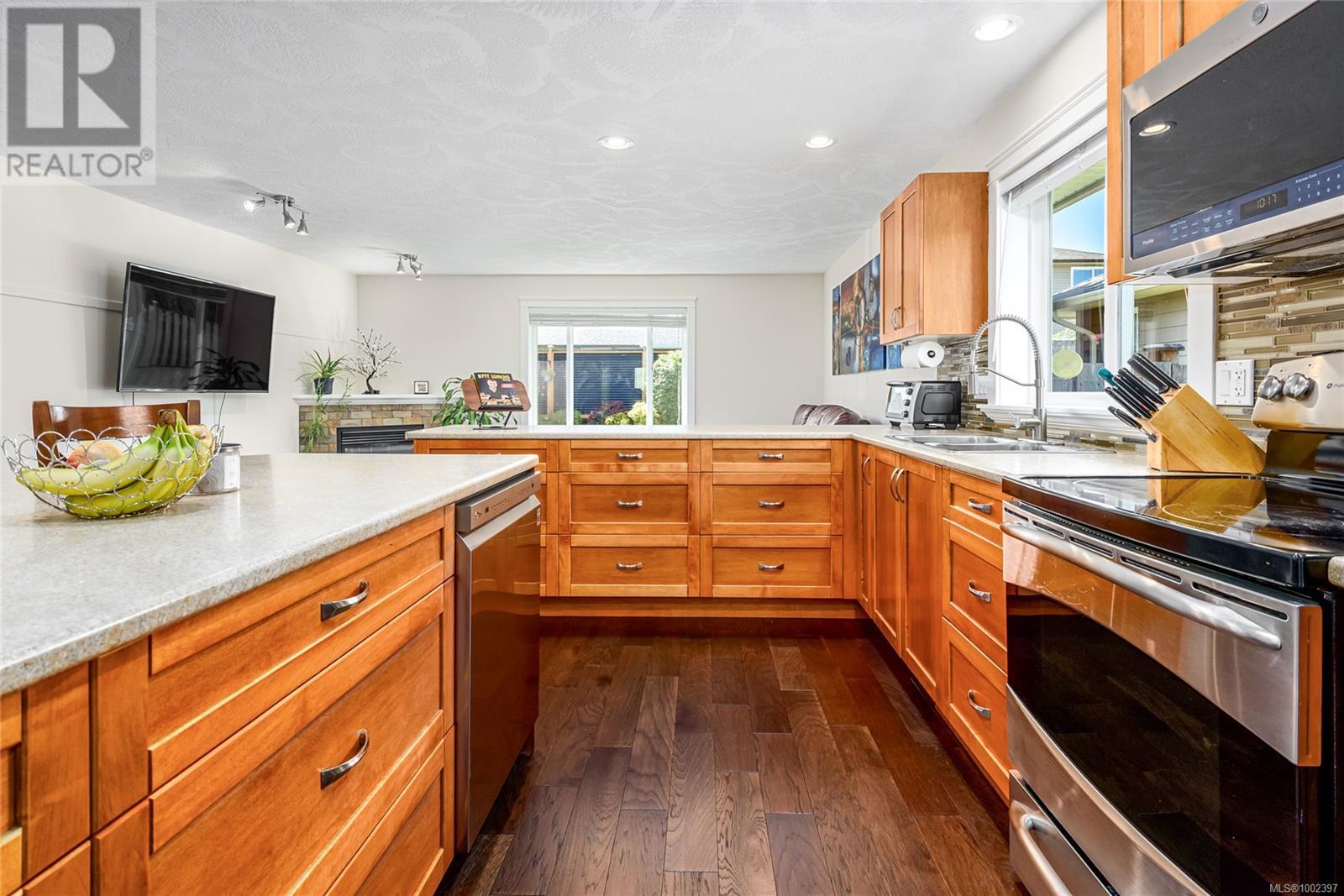 2457 Canuck Pl, Comox, British Columbia  V9M 0A2 - Photo 21 - 1002397