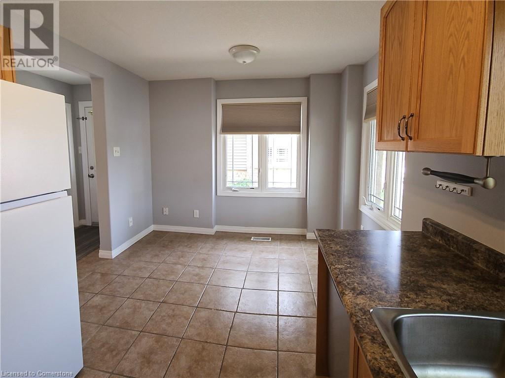 535 Windflower Crescent Unit# 11, Kitchener, Ontario N2E 4L7 - Photo 4 - 40736990