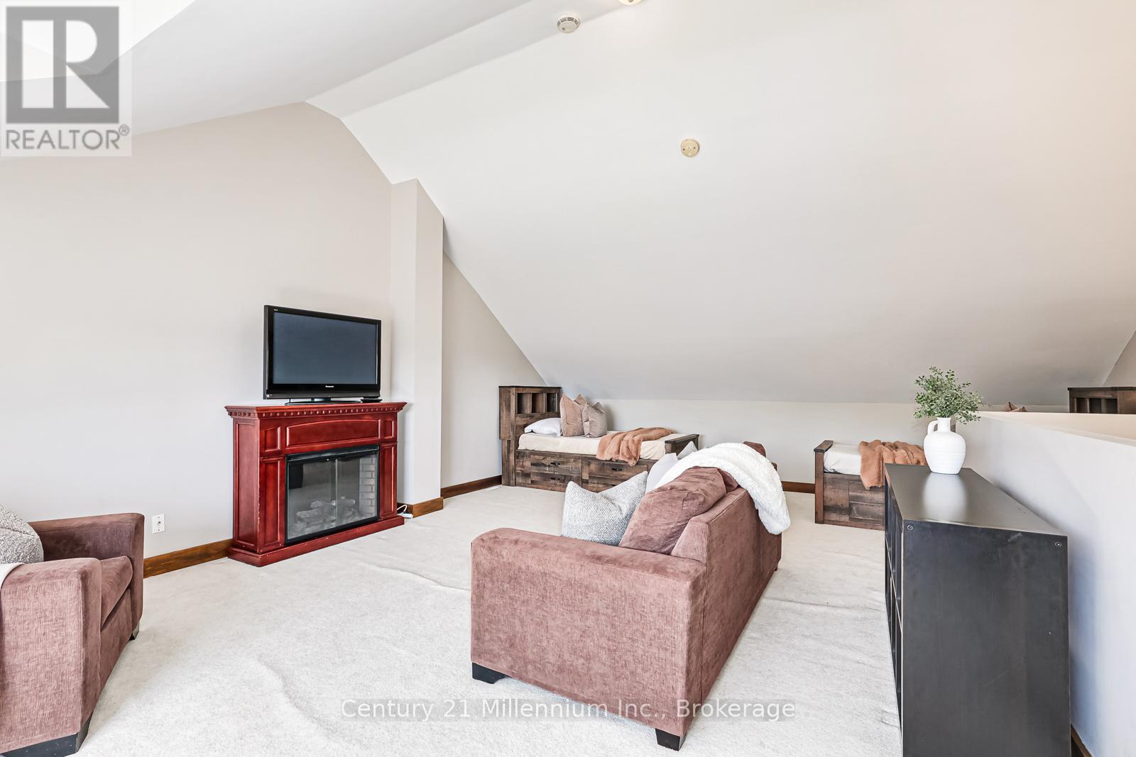 18 - 104 Farm Gate Road, Blue Mountains, Ontario  L9Y 3Z2 - Photo 32 - X12141079