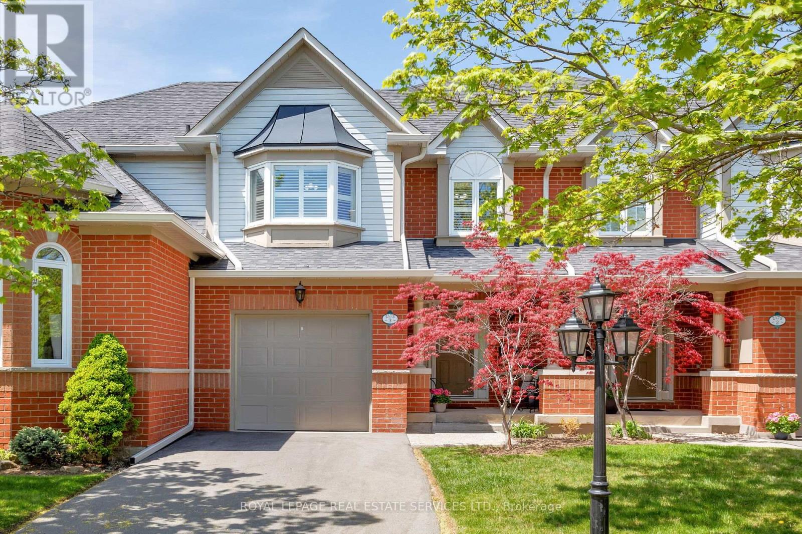 3 - 2175 Country Club Drive, Burlington, Ontario  L7M 4H9 - Photo 3 - W12196566
