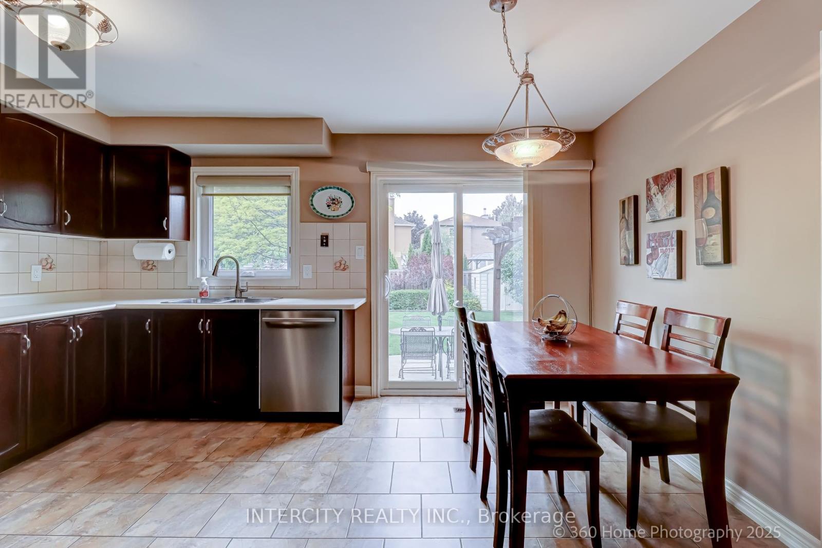 539 Langport Court, Mississauga, Ontario  L5R 3M5 - Photo 12 - W12196595