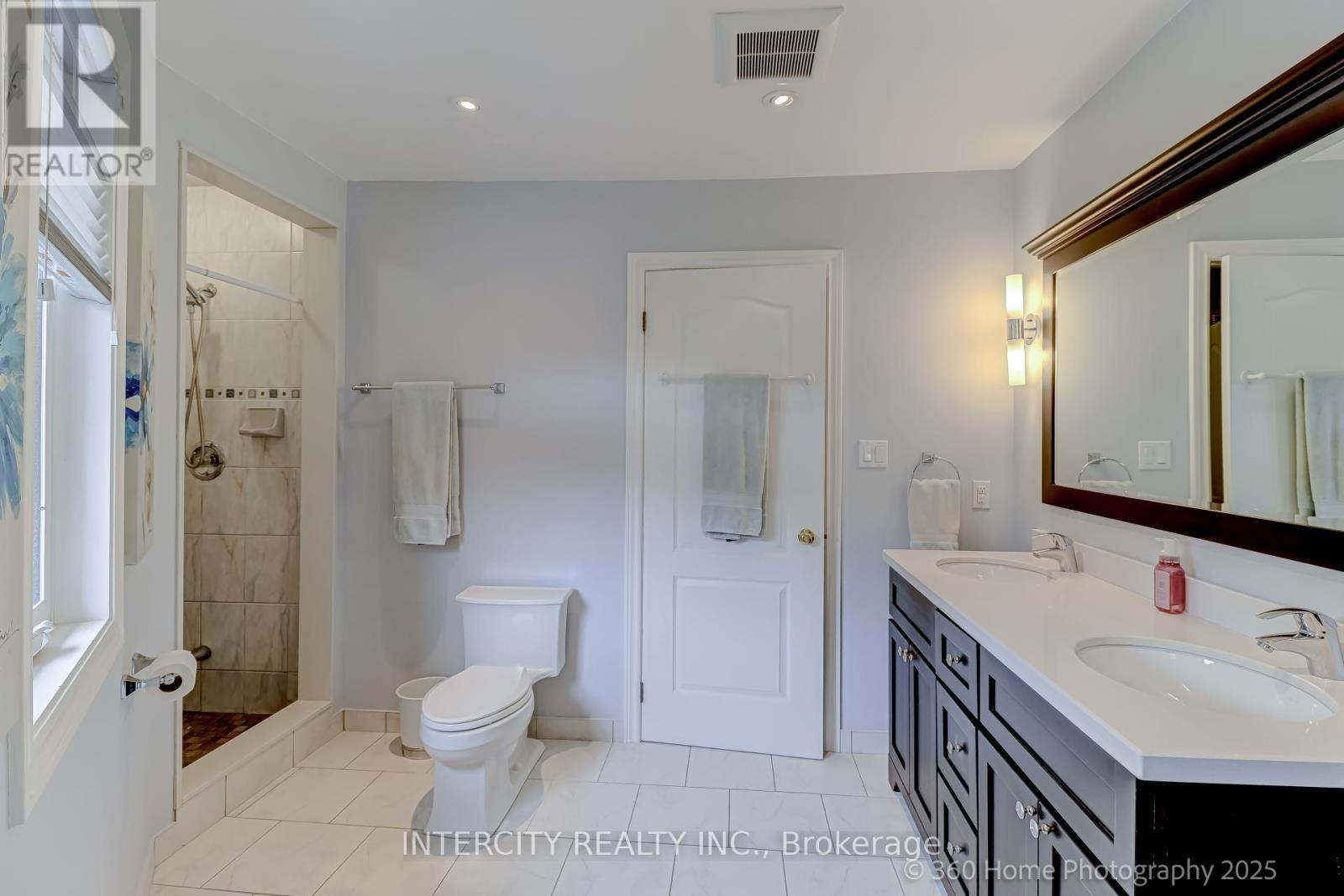 539 Langport Court, Mississauga, Ontario  L5R 3M5 - Photo 19 - W12196595