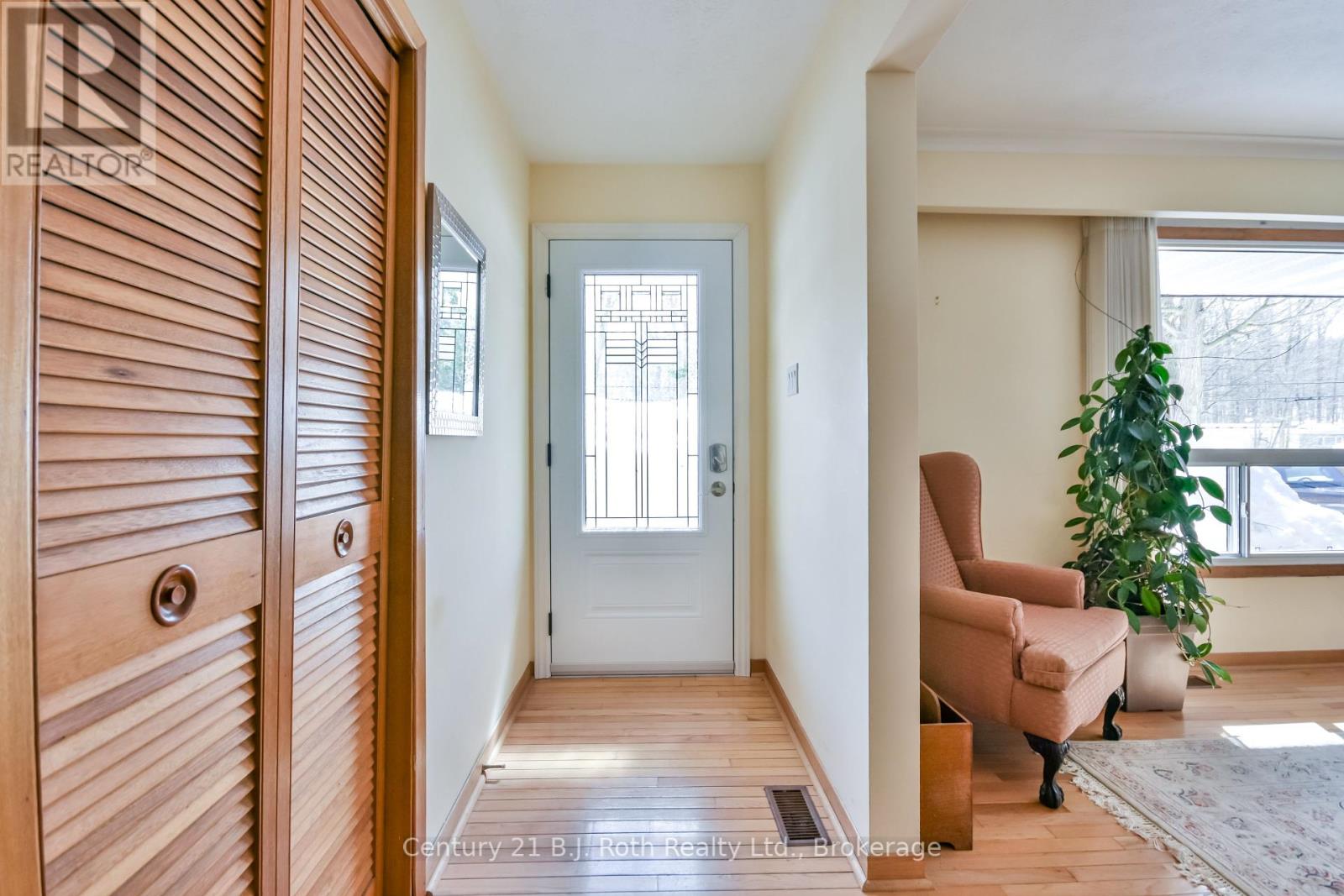 864 Midland Point Road, Midland, Ontario  L4R 5G2 - Photo 6 - S12014052
