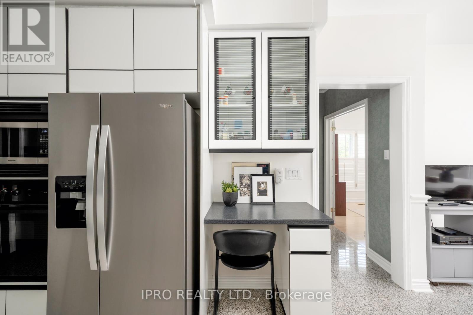 1043 Greenwood Avenue, Toronto, Ontario  M4J 4C9 - Photo 12 - E12196396