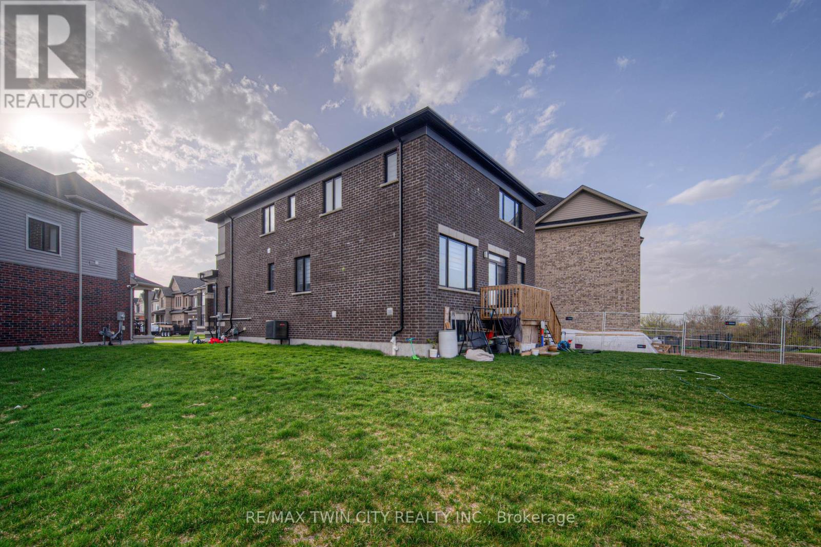 67 Crossmore Crescent, Cambridge, Ontario  N1S 0C7 - Photo 31 - X12196563