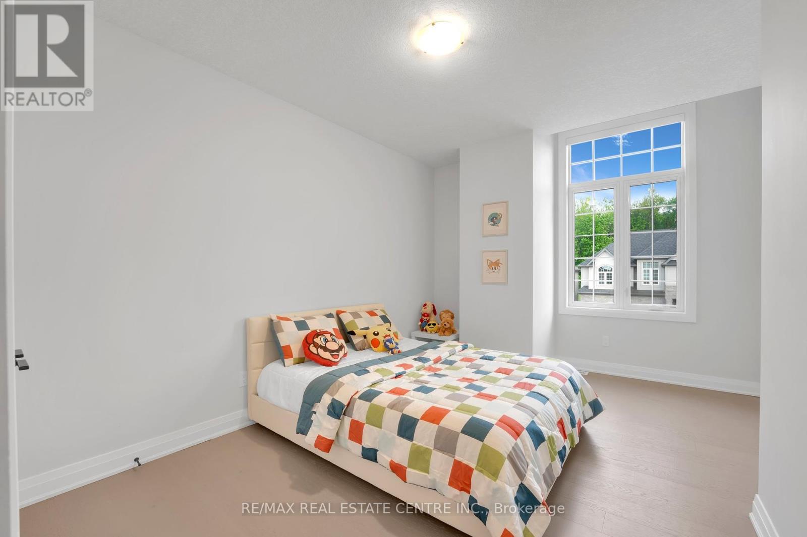 554 Bridgemill Crescent, Kitchener, Ontario  N2A 0K3 - Photo 30 - X12196601