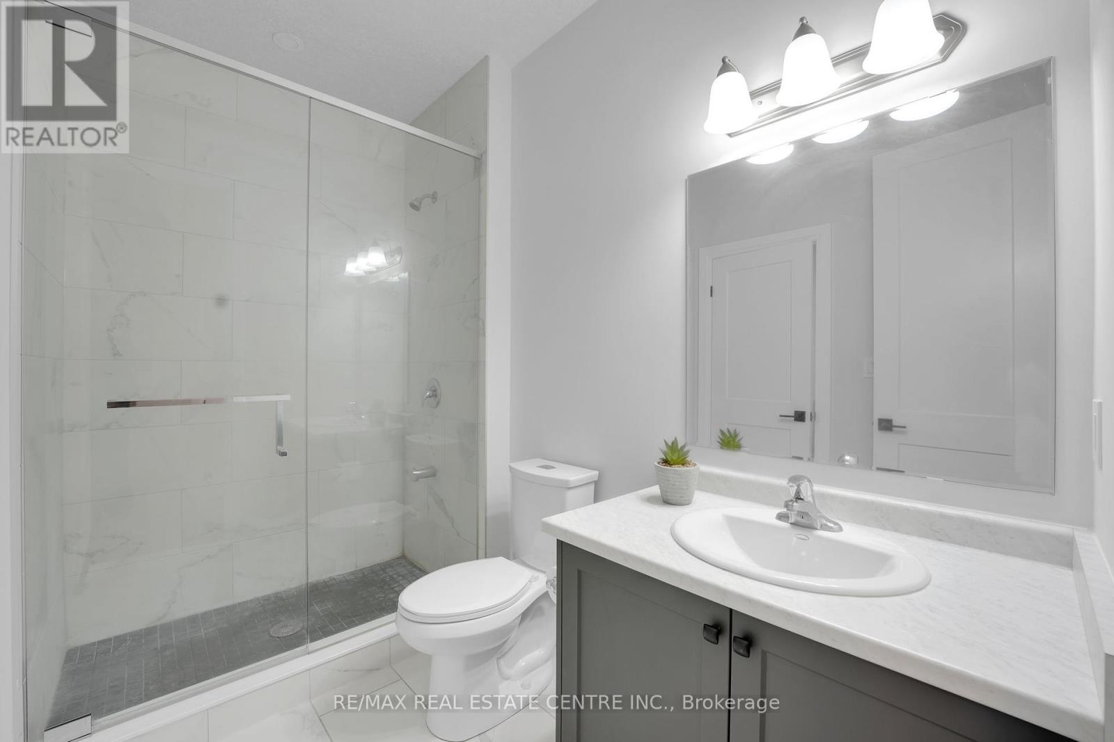 554 Bridgemill Crescent, Kitchener, Ontario  N2A 0K3 - Photo 31 - X12196601