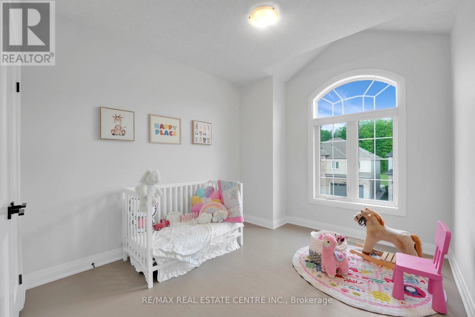 554 Bridgemill Crescent, Kitchener, Ontario  N2A 0K3 - Photo 32 - X12196601