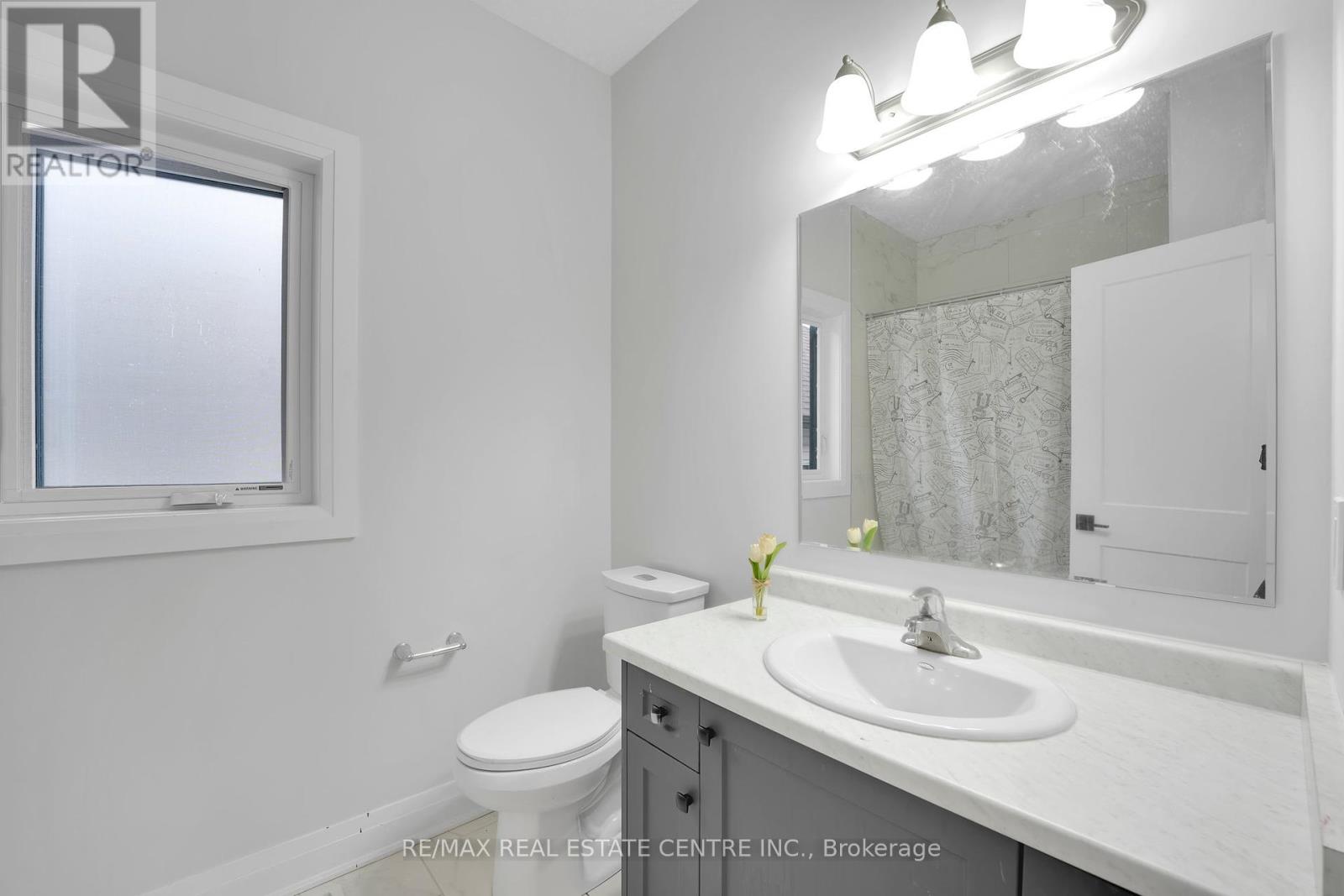 554 Bridgemill Crescent, Kitchener, Ontario  N2A 0K3 - Photo 33 - X12196601