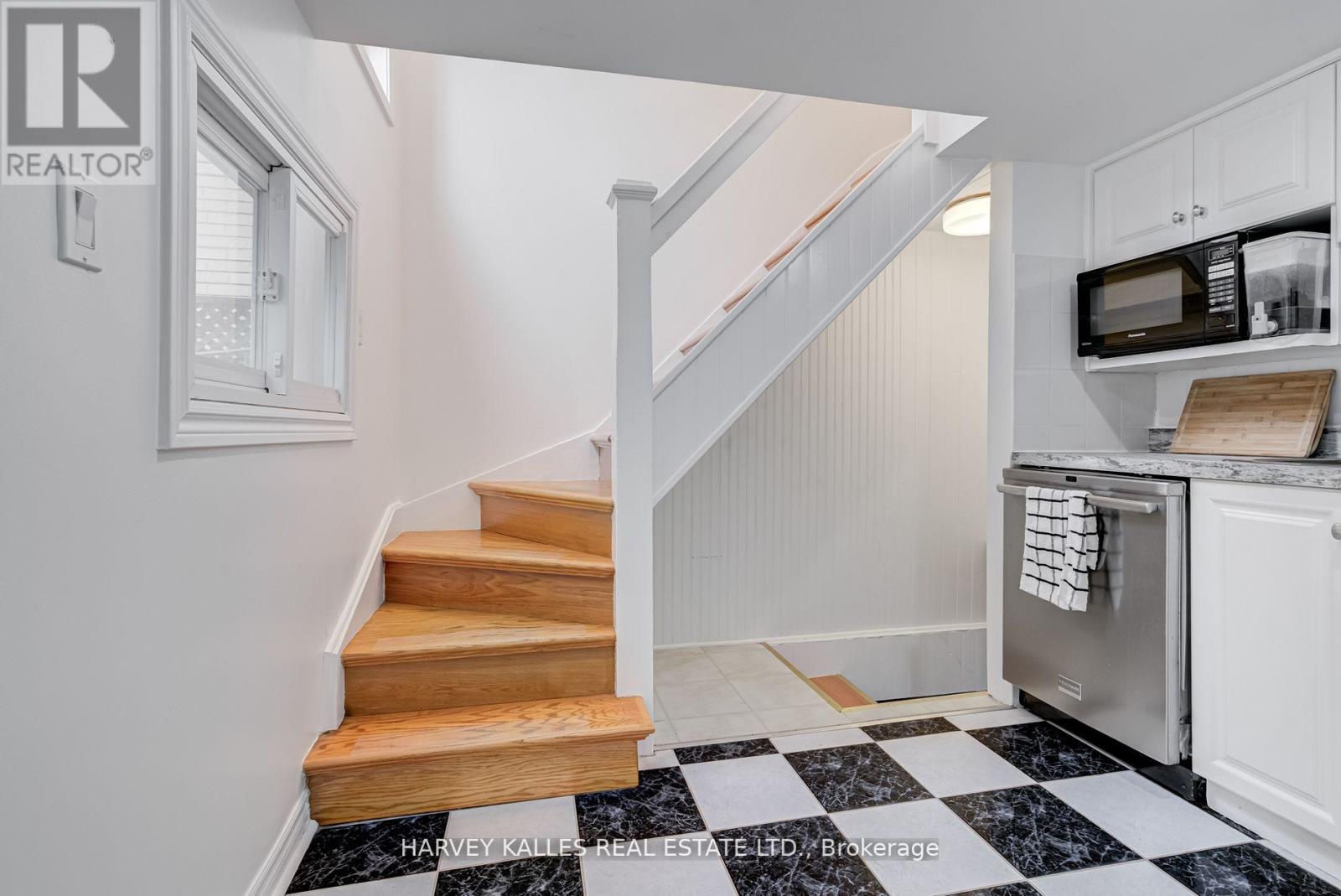 72 Thirteenth Street, Toronto, Ontario  M8V 3H6 - Photo 18 - W12051325