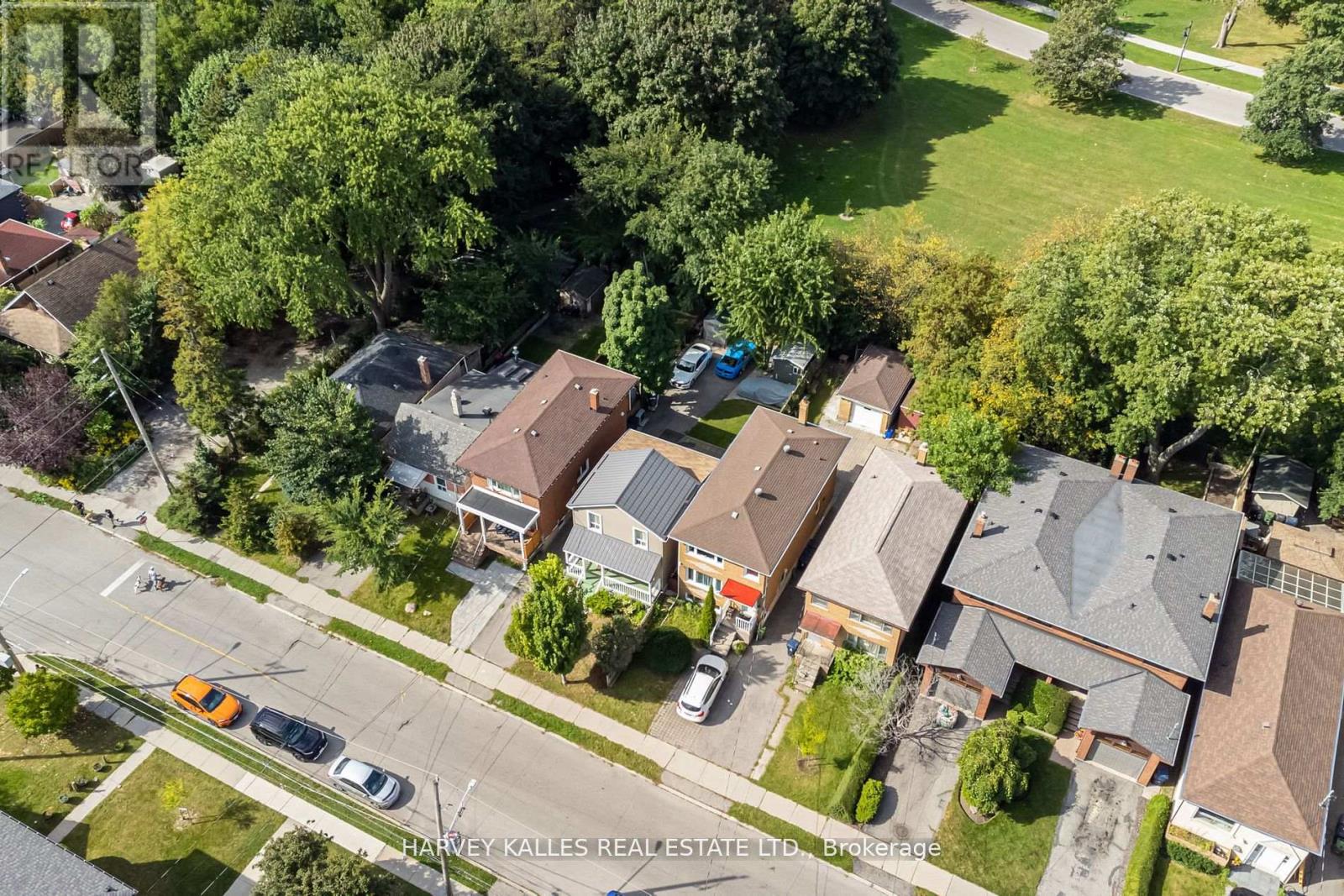 72 Thirteenth Street, Toronto, Ontario  M8V 3H6 - Photo 3 - W12051325