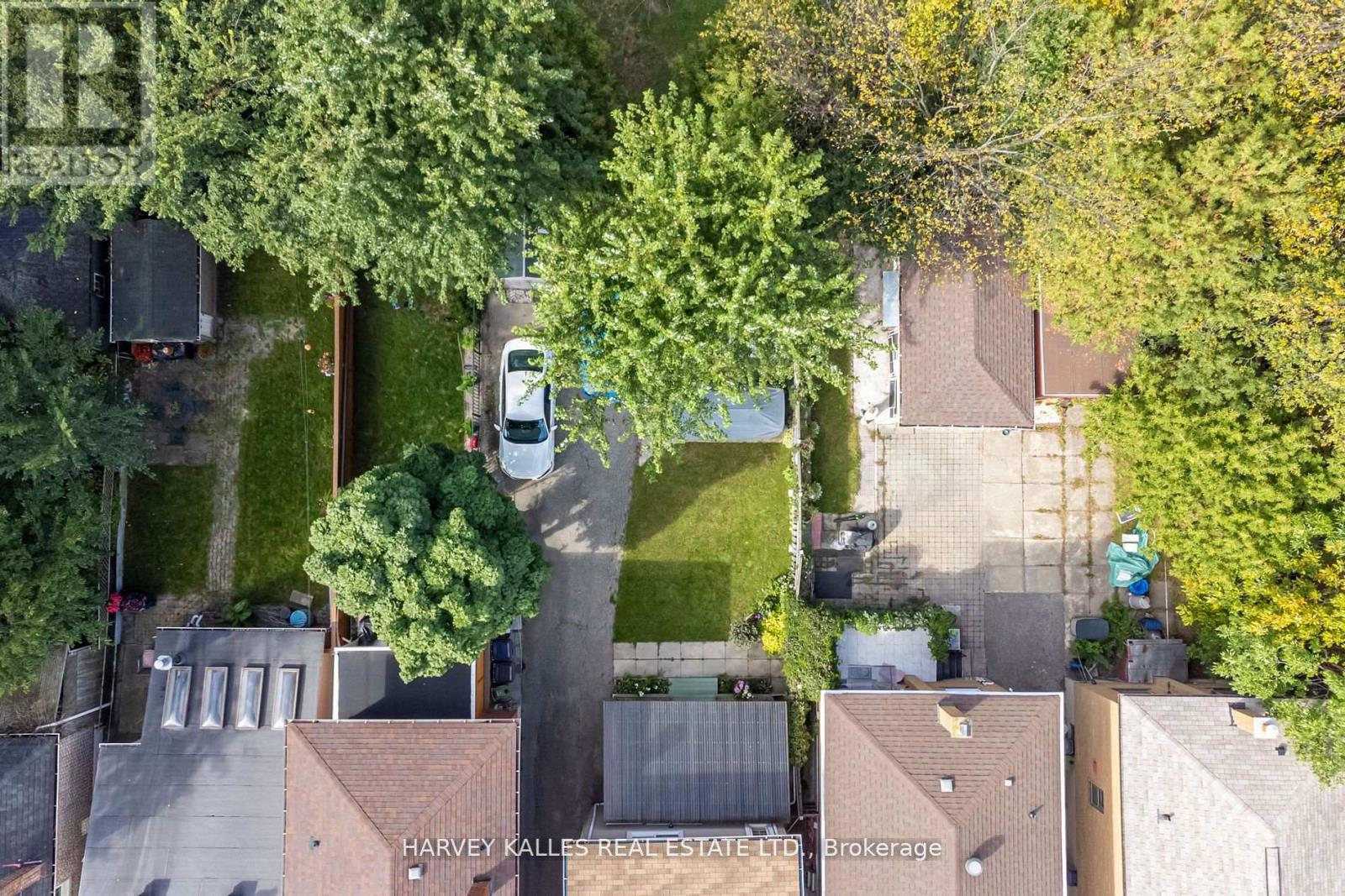 72 Thirteenth Street, Toronto, Ontario  M8V 3H6 - Photo 4 - W12051325
