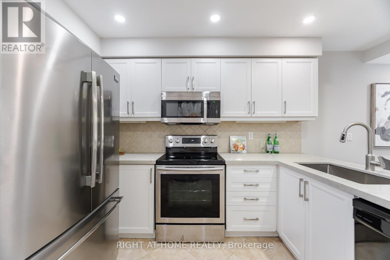 98 - 3600 Colonial Drive, Mississauga, Ontario  L5L 5P5 - Photo 13 - W12162551