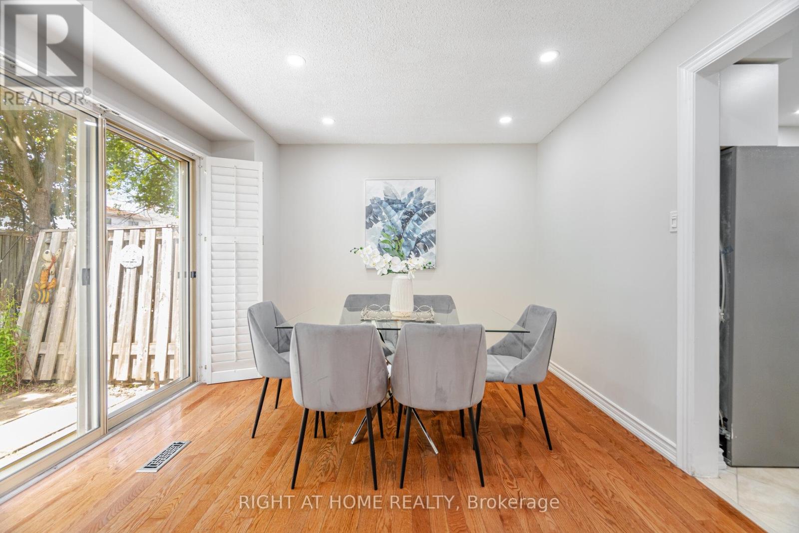 98 - 3600 Colonial Drive, Mississauga, Ontario  L5L 5P5 - Photo 8 - W12162551
