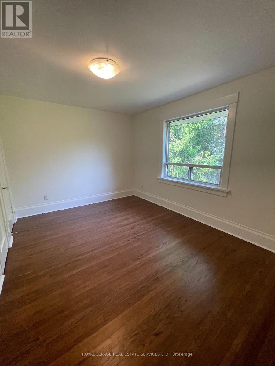 Upper - 239 Ellis Avenue, Toronto, Ontario  M6S 2X4 - Photo 13 - W12194613