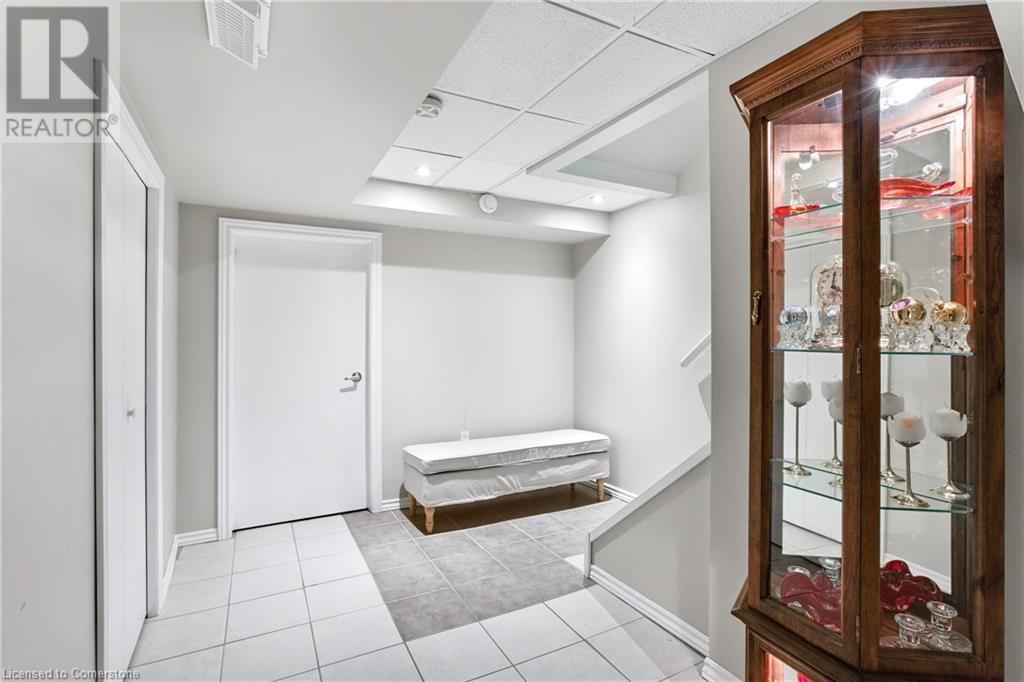 317 Jacqueline Boulevard, Hamilton, Ontario  L9B 2V7 - Photo 27 - 40736704