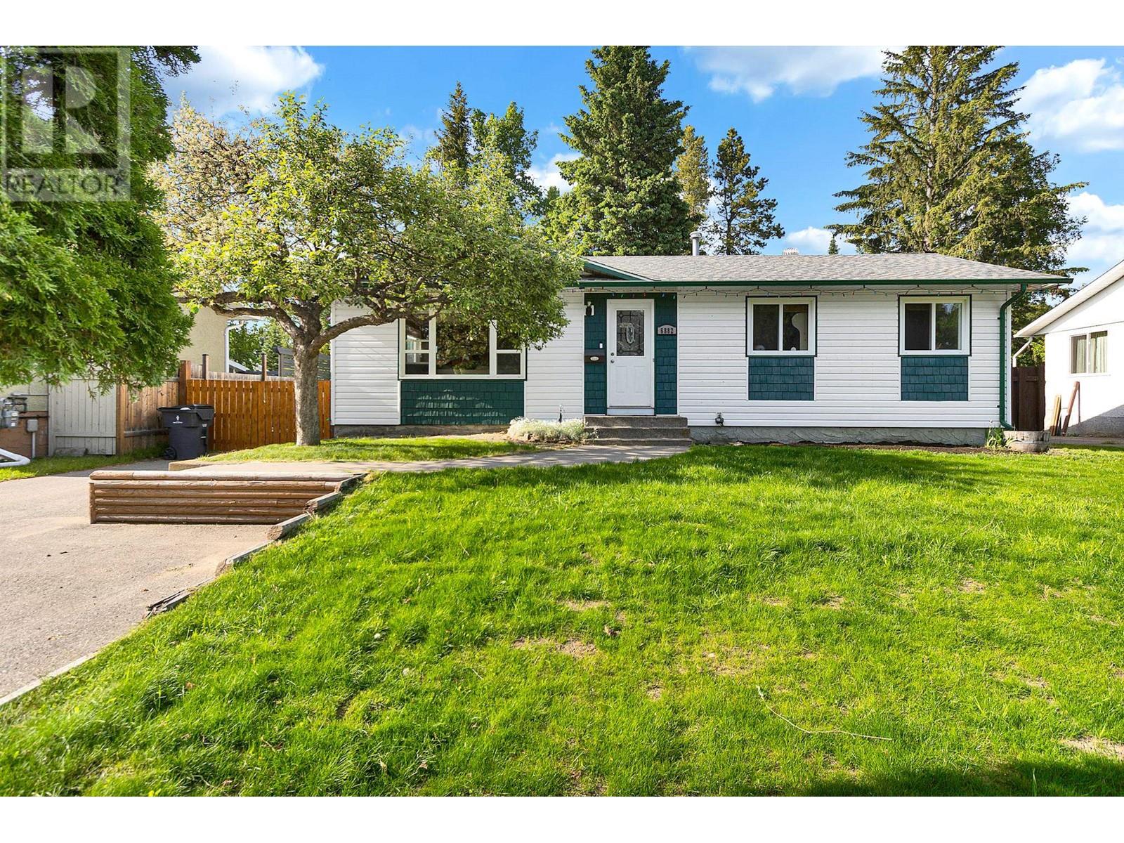 6882 Fairmont Crescent, Prince George, British Columbia  V2N 2P8 - Photo 1 - R3011360
