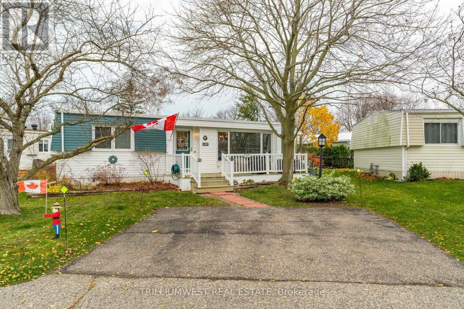 157 Mississauga Place, South Huron, Ontario  N0M 1T0 - Photo 4 - X10433039