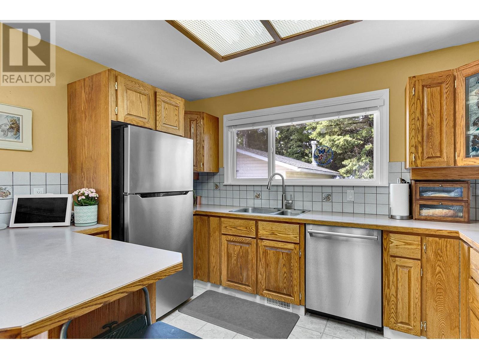 6882 Fairmont Crescent, Prince George, British Columbia  V2N 2P8 - Photo 4 - R3011360