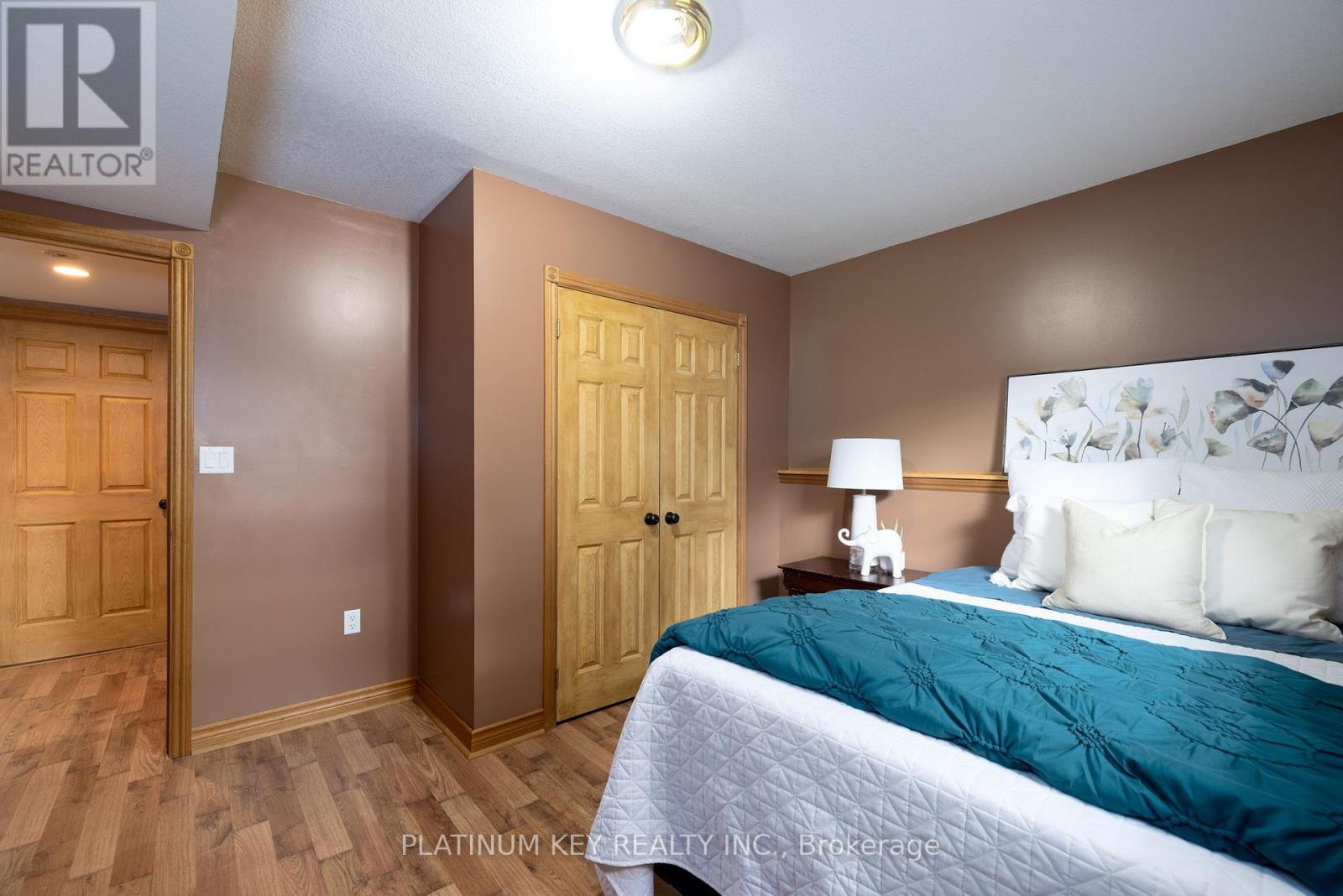 29 Dell Drive, Strathroy-Caradoc, Ontario  N7G 1C6 - Photo 21 - X12196642