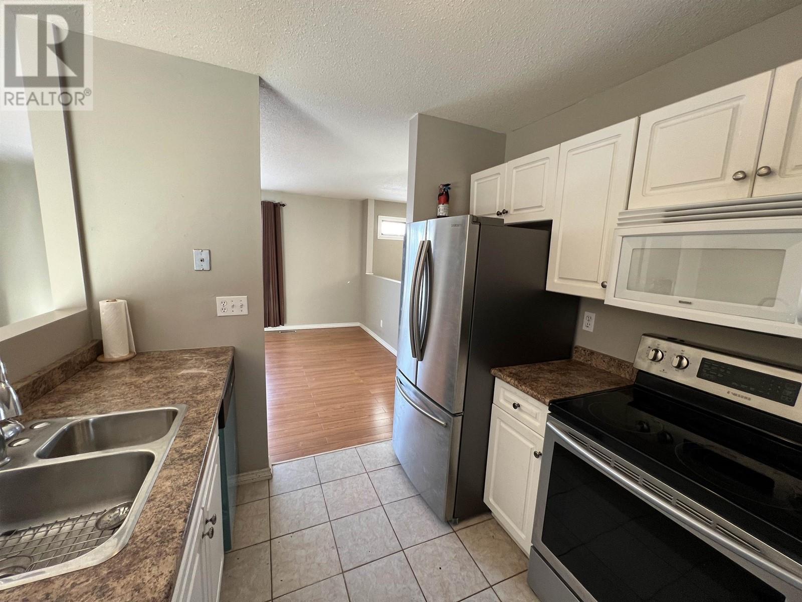 5320 Tamarack Crescent, Fort Nelson, British Columbia  V0C 1R0 - Photo 7 - R3011261