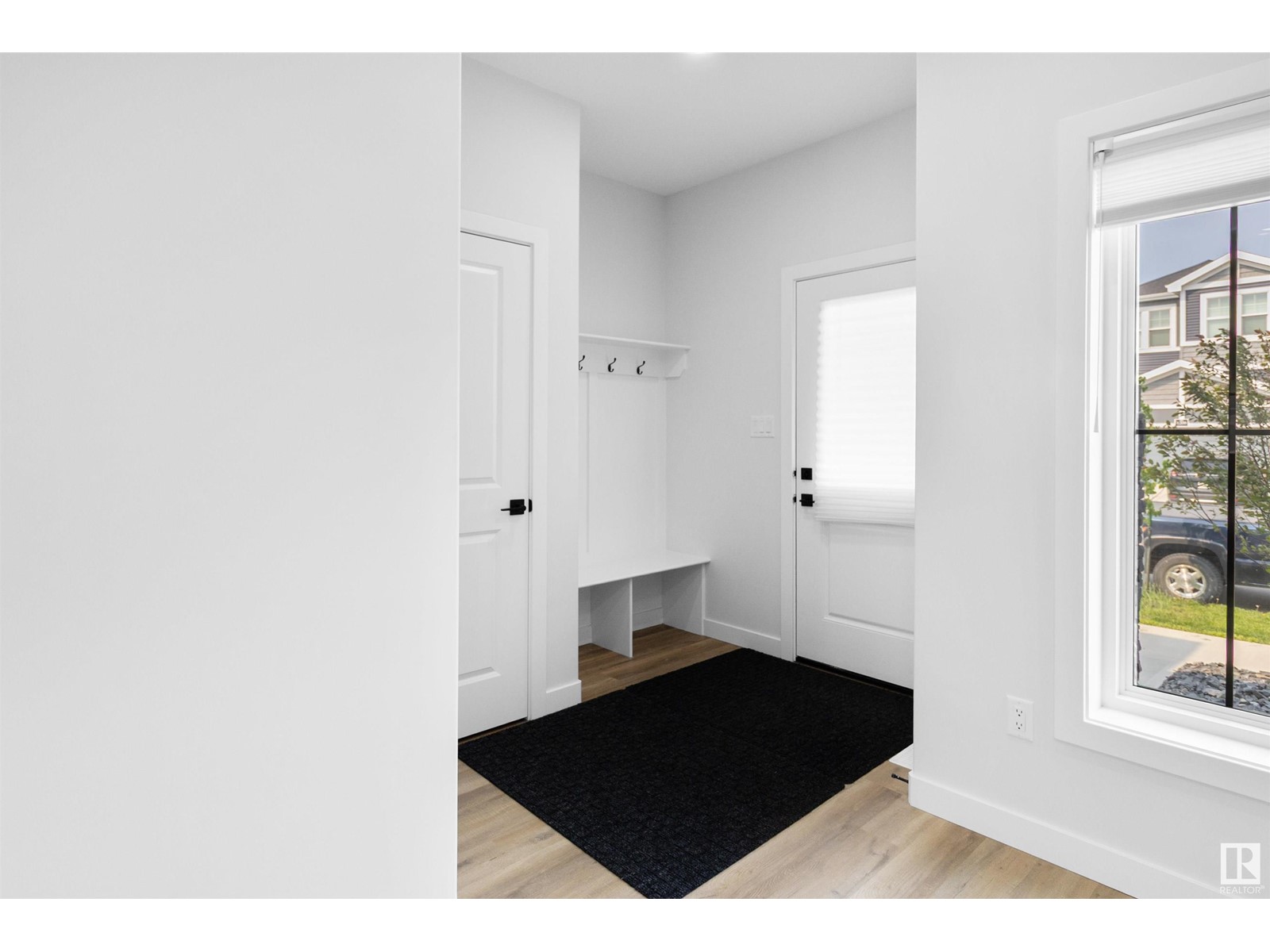 1209 Eaton Ln Nw, Edmonton, Alberta  T6M 1M9 - Photo 3 - E4440352