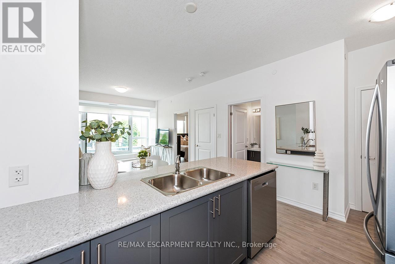 304 - 460 Dundas Street E, Hamilton (Waterdown), Ontario  L8B 2A5 - Photo 8 - X12196064