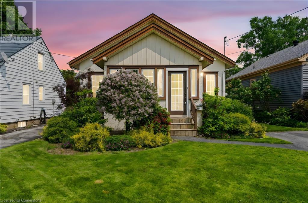 20 St Andrews Avenue, Grimsby, Ontario  L3M 3R8 - Photo 1 - 40737134