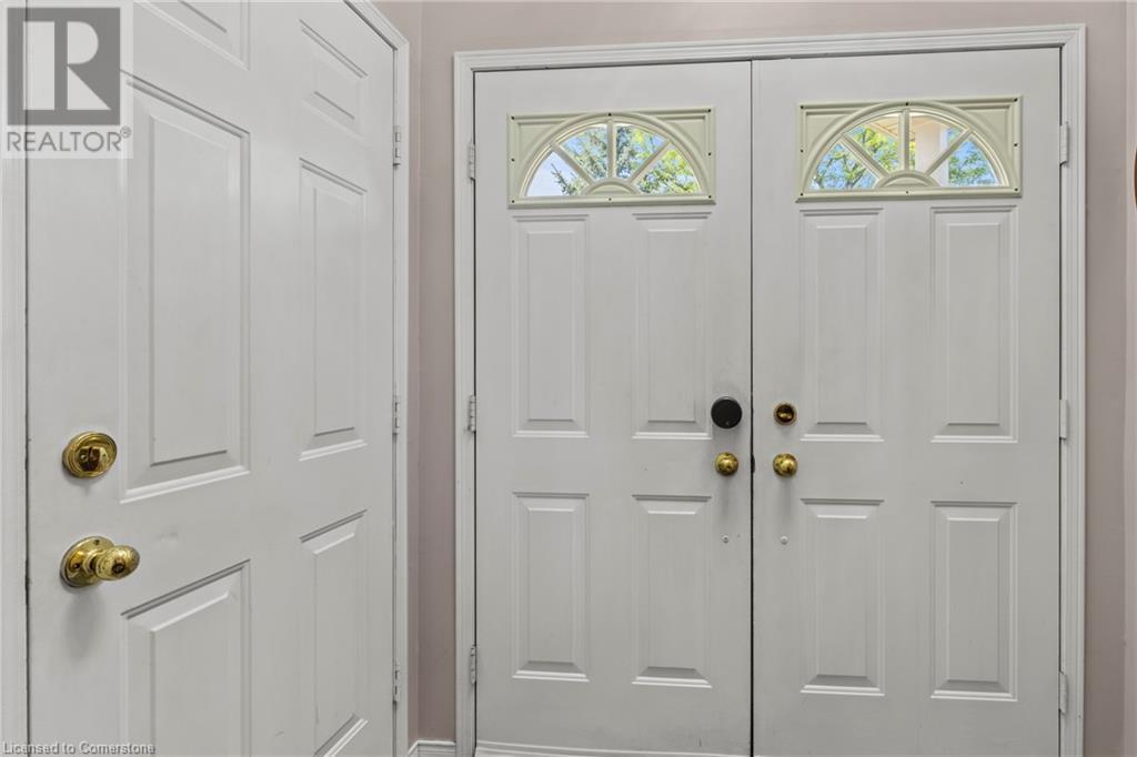 6 Madison Court E, Welland, Ontario  L3C 7G3 - Photo 5 - 40737678