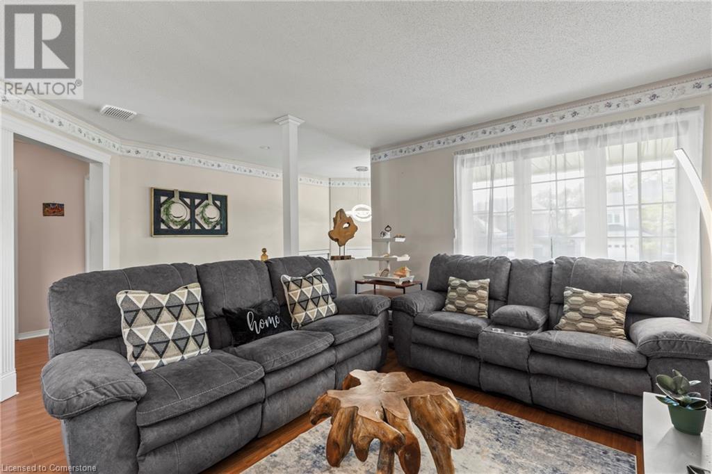6 Madison Court E, Welland, Ontario  L3C 7G3 - Photo 8 - 40737678