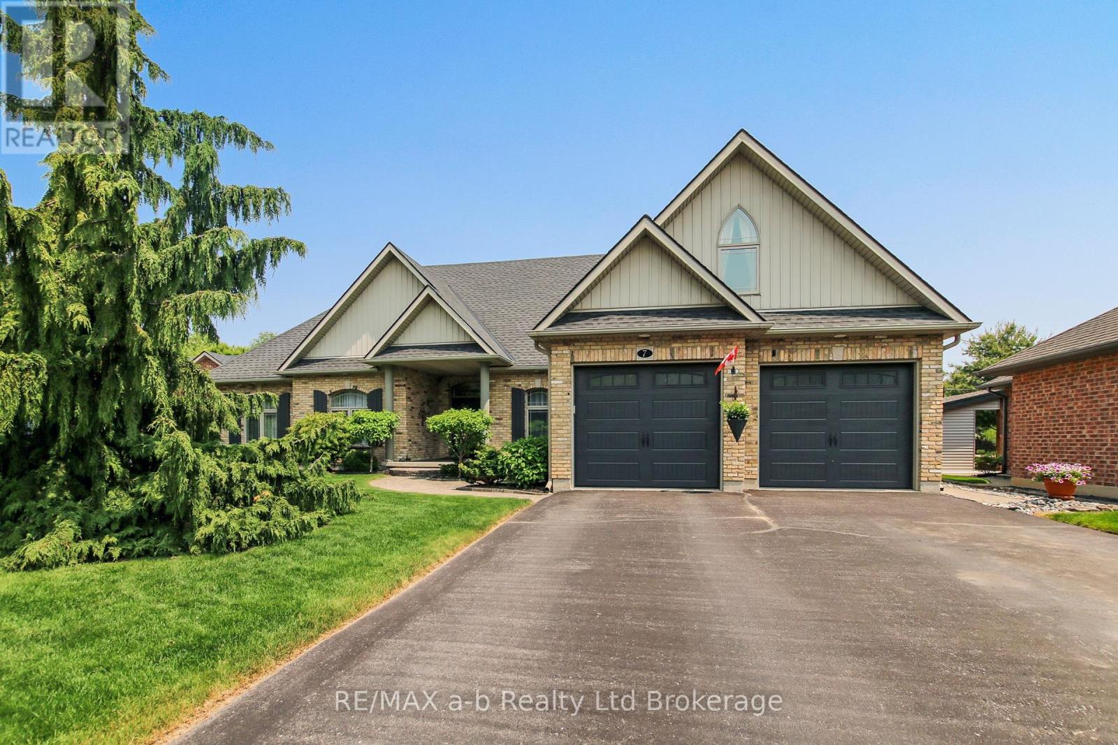 7 Otterview Drive, Norwich, Ontario  N0J 1R0 - Photo 2 - X12196636