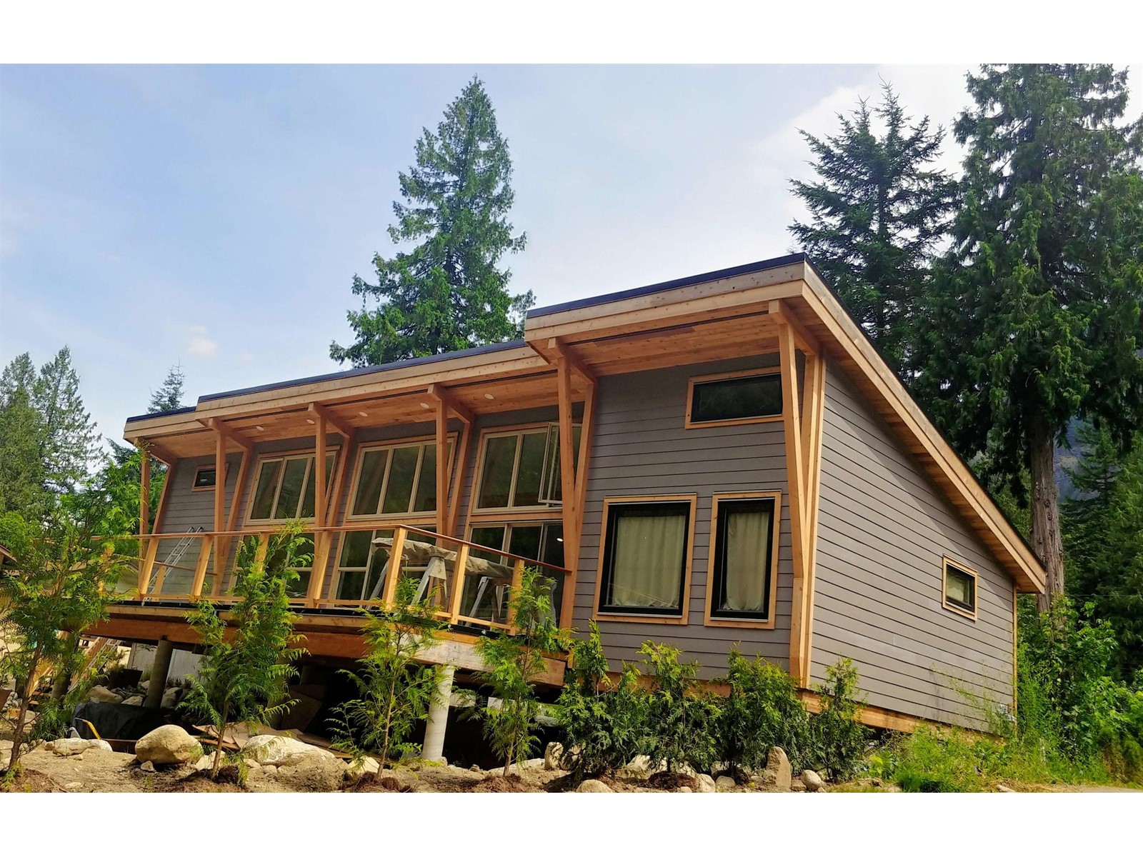 19565 Silverhope Road, Hope, Hope, British Columbia  V0X 1L2 - Photo 1 - R2988923