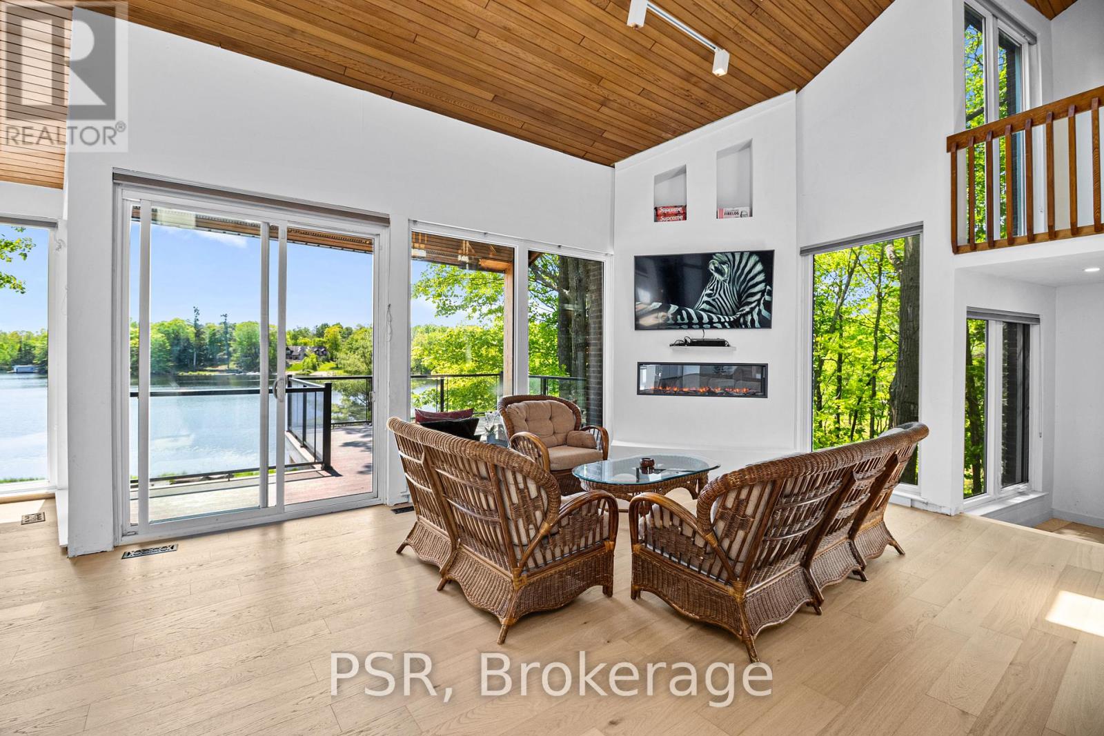 1030 South Sunset Bay Road, Gravenhurst, Ontario  P1P 1R2 - Photo 12 - X12196722