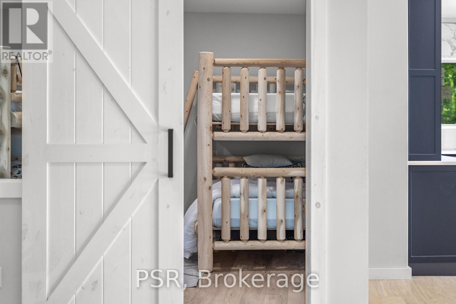 1030 South Sunset Bay Road, Gravenhurst, Ontario  P1P 1R2 - Photo 33 - X12196722