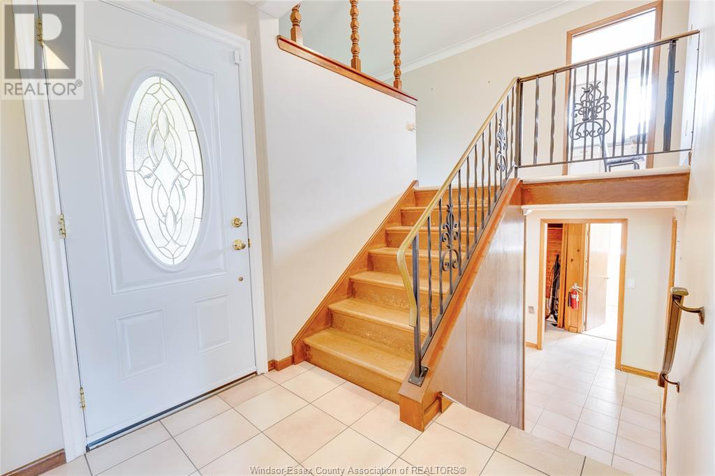9635 Kerby Road, Windsor, Ontario  N8R 1K1 - Photo 2 - 25014166