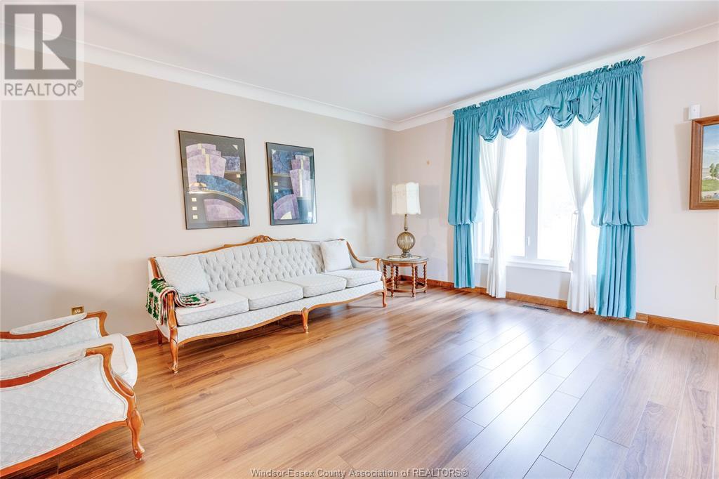 9635 Kerby Road, Windsor, Ontario  N8R 1K1 - Photo 4 - 25014166