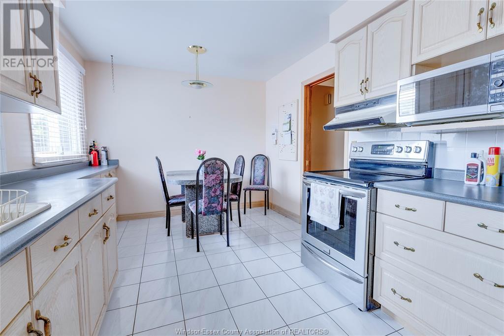 9635 Kerby Road, Windsor, Ontario  N8R 1K1 - Photo 6 - 25014166
