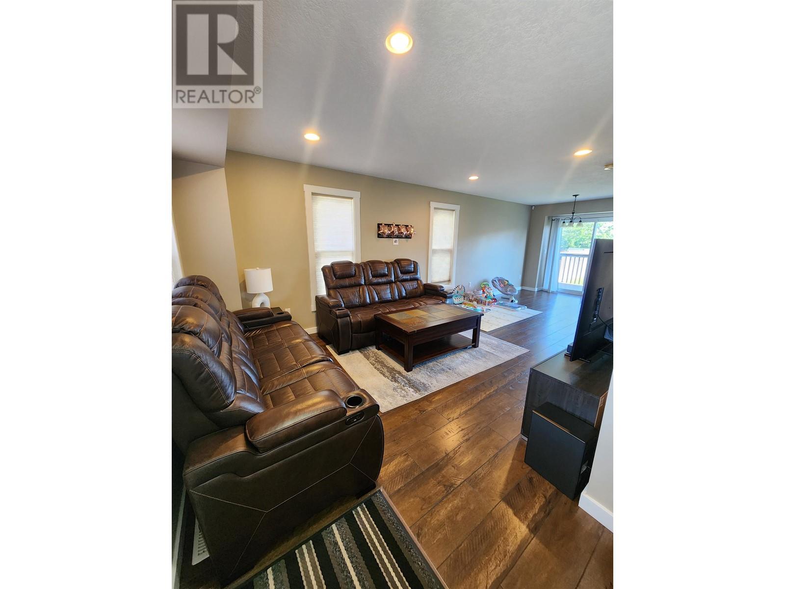 7926 87 Avenue, Fort St. John, British Columbia  V1J 0M4 - Photo 2 - R3011397