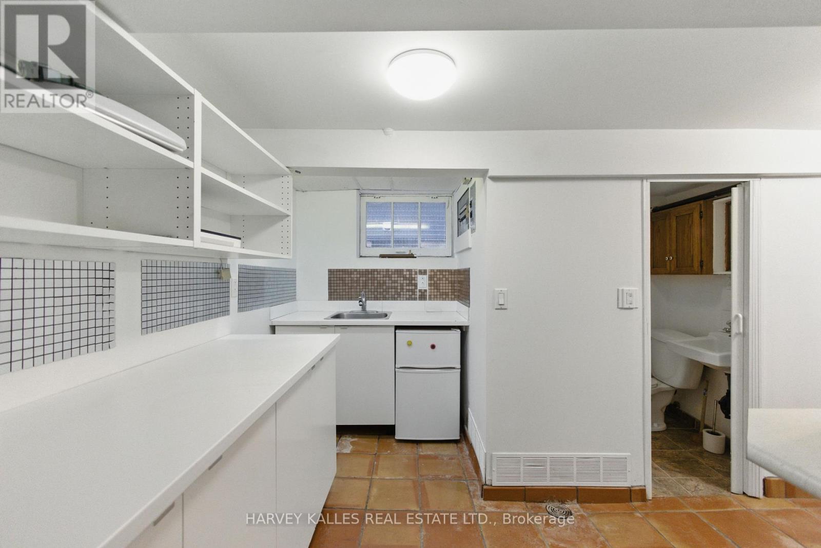 24 Yonge Boulevard, Toronto, Ontario  M5M 3G5 - Photo 27 - C12196657