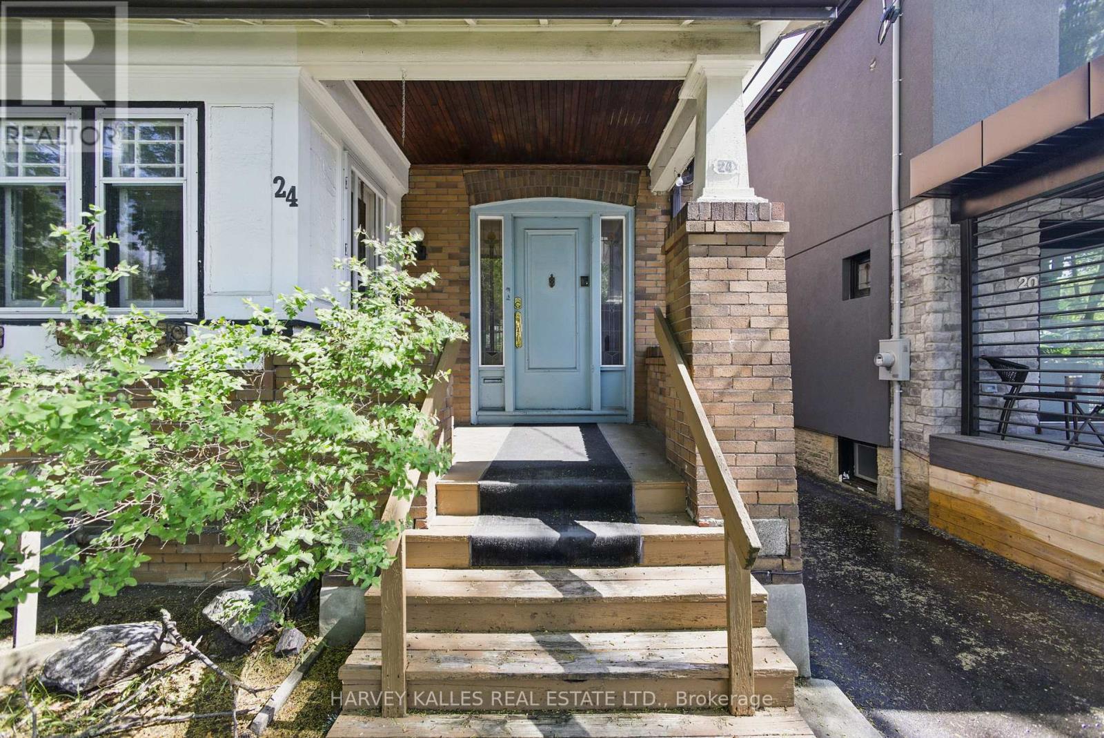 24 Yonge Boulevard, Toronto, Ontario  M5M 3G5 - Photo 3 - C12196657