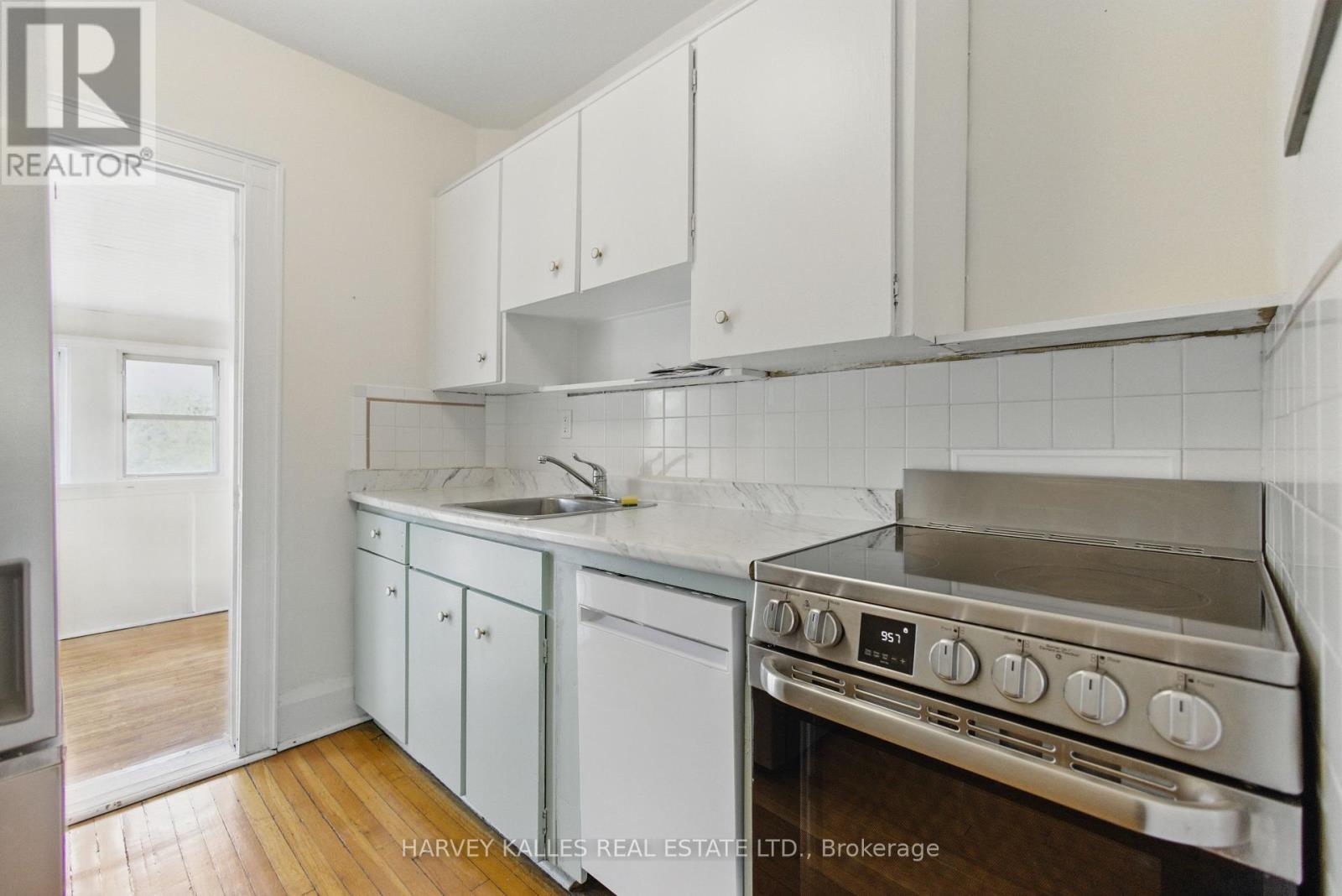 24 Yonge Boulevard, Toronto, Ontario  M5M 3G5 - Photo 43 - C12196657