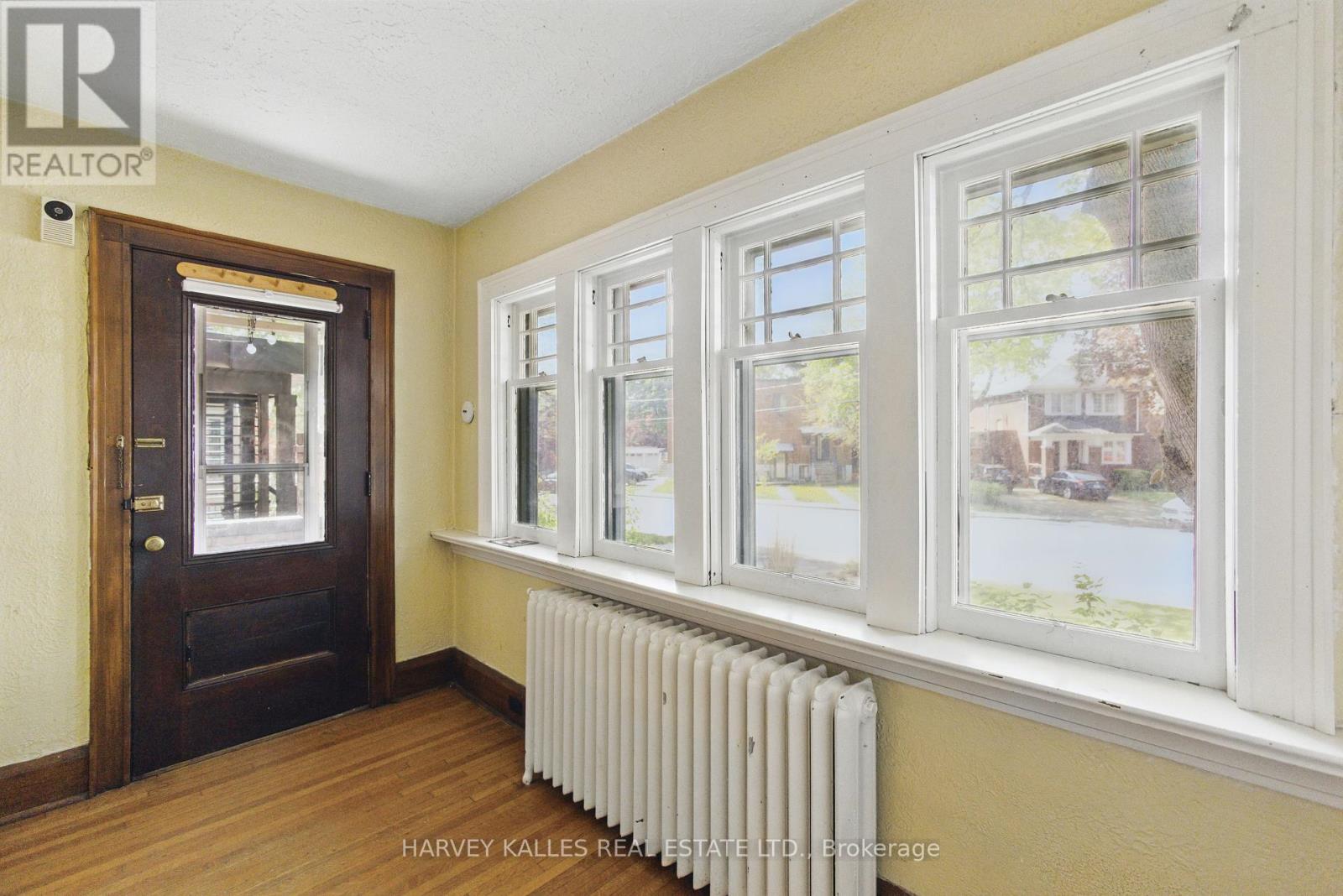 24 Yonge Boulevard, Toronto, Ontario  M5M 3G5 - Photo 9 - C12196657