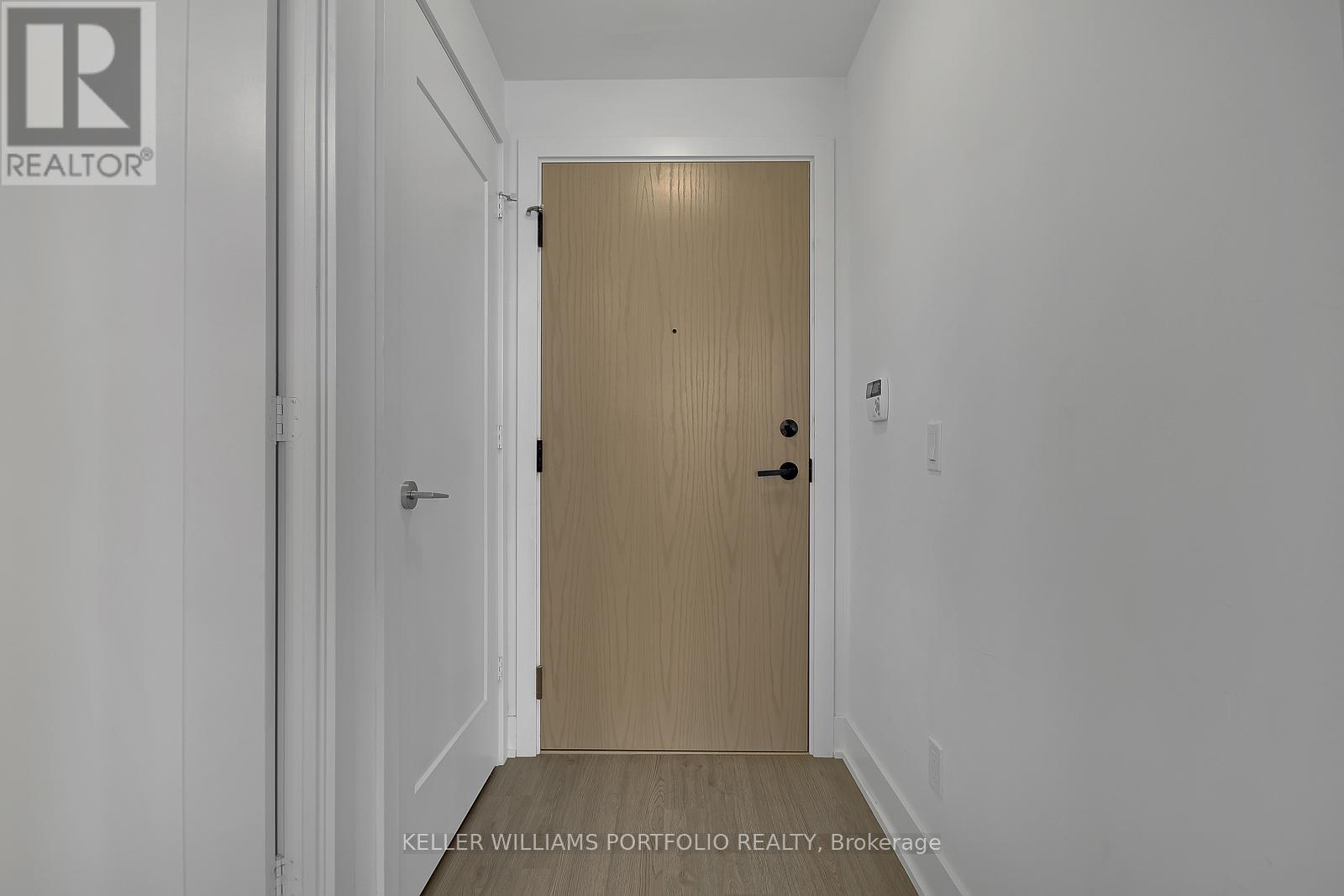 311 - 1 Belsize Drive, Toronto, Ontario  M4S 0B9 - Photo 3 - C12196659